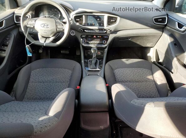 KMHC65LC0HU022255 2017 HYUNDAI IONIQ Серый Вид панели приборов