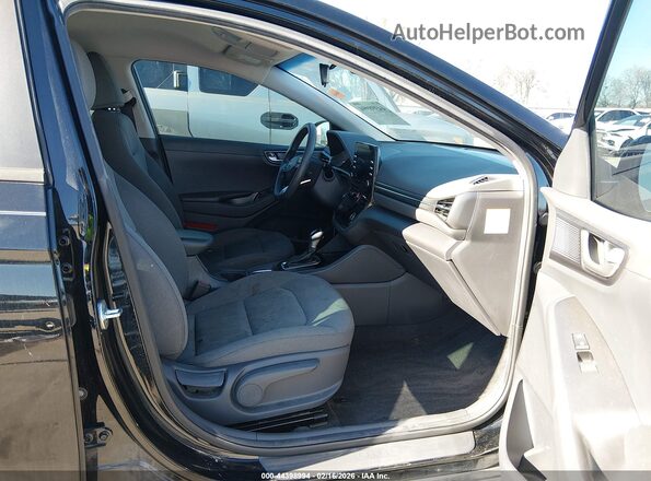 KMHC65LC0MU258690 2021 HYUNDAI IONIQ HYBRID Черный Вид салона спереди