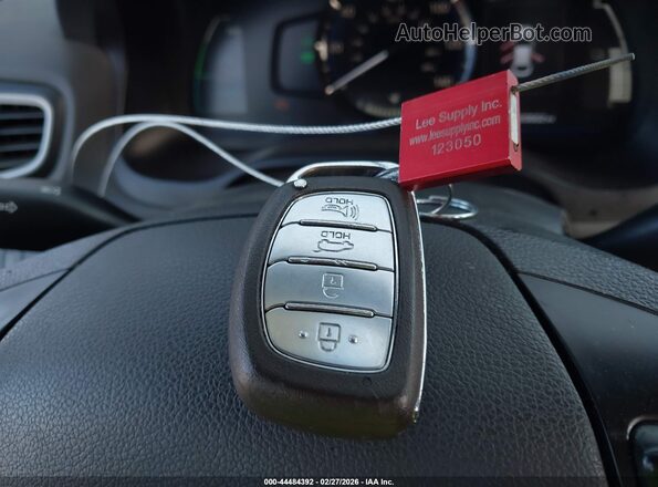 KMHC65LC1KU179400 2019 HYUNDAI IONIQ HYBRID Черный Вид панели приборов