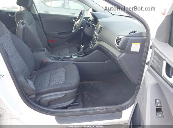 KMHC65LC5HU037348 2017 HYUNDAI IONIQ HYBRID Белый Вид салона спереди