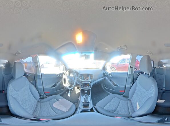 KMHC65LC7JU065447 2018 HYUNDAI IONIQ Silver Widok wnętrza 360 stopni