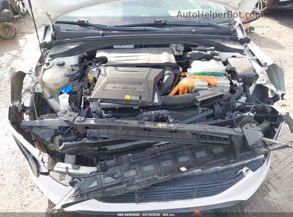 KMHC65LC8JU076229 2018 HYUNDAI IONIQ HYBRID White უკანა ხედი