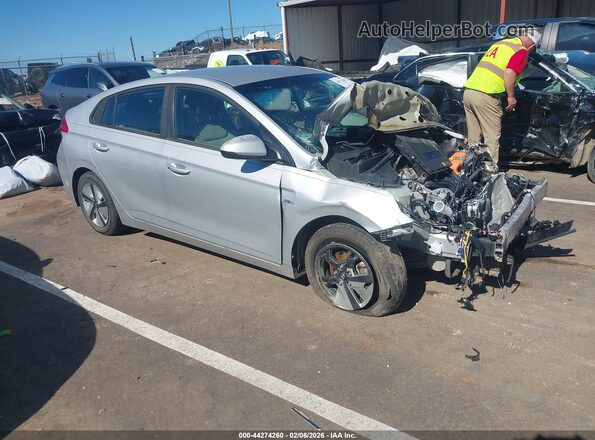 KMHC65LC8KU119548 2019 HYUNDAI IONIQ HYBRID Серебряный Передняя правая четверть