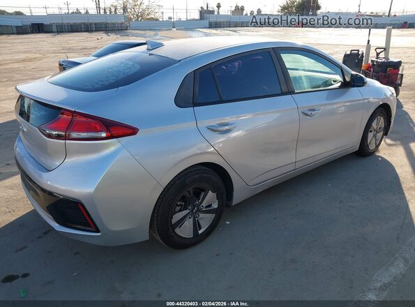 KMHC65LC9JU065305 2018 HYUNDAI IONIQ HYBRID Серебряный Задняя правая четверть
