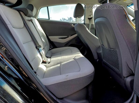 KMHC65LD3MU261401 2021 HYUNDAI IONIQ Black Widok tylnych siedzeń