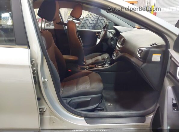 KMHC75LC2HU056422 2017 HYUNDAI IONIQ HYBRID Gray Вид салону спереду