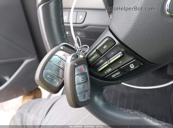 KMHC75LC4HU047902 2017 HYUNDAI IONIQ HYBRID Белый Вид панели приборов