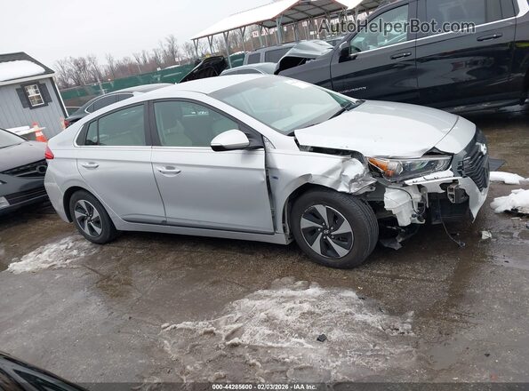 KMHC75LC4HU047902 2017 HYUNDAI IONIQ HYBRID Белый Вид задней части салона