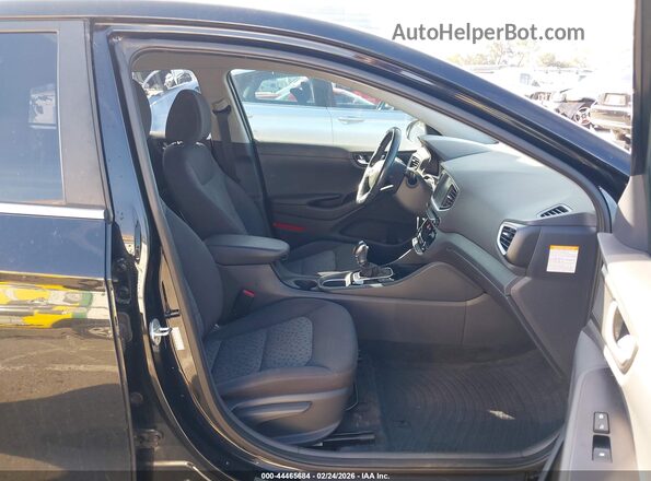 KMHC75LC5HU031577 2017 HYUNDAI IONIQ HYBRID Черный Вид салона спереди