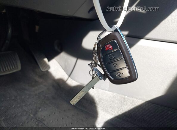 KMHC75LC5HU031577 2017 HYUNDAI IONIQ HYBRID Черный Вид панели приборов