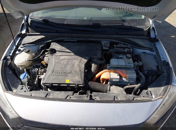 KMHC75LC7JU063906 2018 HYUNDAI IONIQ HYBRID Silver Vista trasera