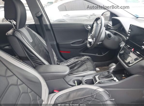 KMHC75LC7NU285772 2022 HYUNDAI IONIQ HYBRID Черный Вид салона спереди