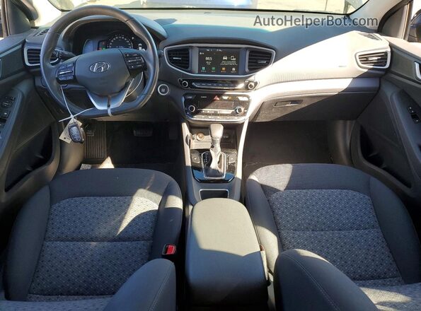 KMHC75LC8KU139215 2019 HYUNDAI IONIQ Черный Вид панели приборов