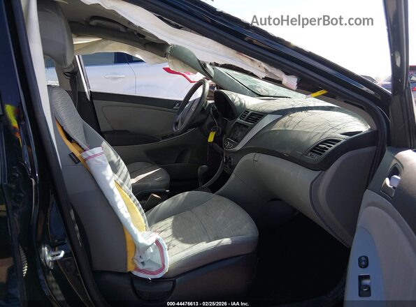 KMHCT4AE5HU313180 2017 HYUNDAI ACCENT Черный Вид салона спереди