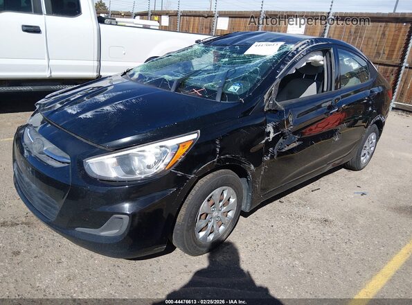 KMHCT4AE5HU313180 2017 HYUNDAI ACCENT Черный Передняя левая четверть