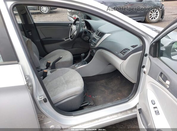 KMHCT4AE8HU230326 2017 HYUNDAI ACCENT Серый Вид салона спереди