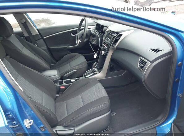 KMHD35LH3HU377591 2017 HYUNDAI ELANTRA GT Синий Вид салона спереди