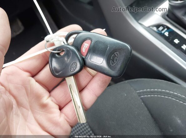 KMHD35LH3HU377591 2017 HYUNDAI ELANTRA GT Синий Вид панели приборов