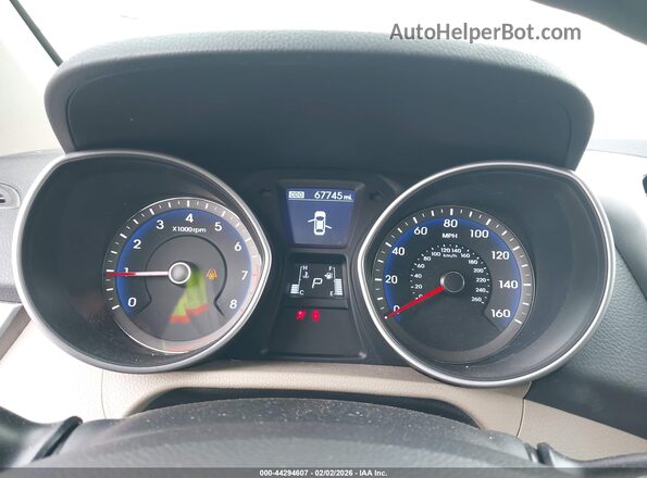 KMHD35LH9GU327020 2016 HYUNDAI ELANTRA GT White Widok tylnych siedzeń
