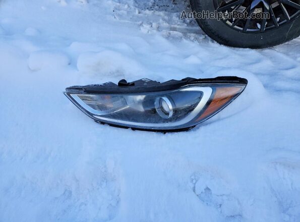 KMHD84LF9JU638514 2018 HYUNDAI ELANTRA Красный Вид подкапотного пространства