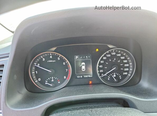 KMHD84LF9JU638514 2018 HYUNDAI ELANTRA Красный Вид щитка приборов