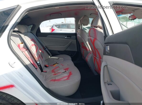 KMHE24L33HA063754 2017 HYUNDAI SONATA HYBRID White Widok naklejki z numerem VIN