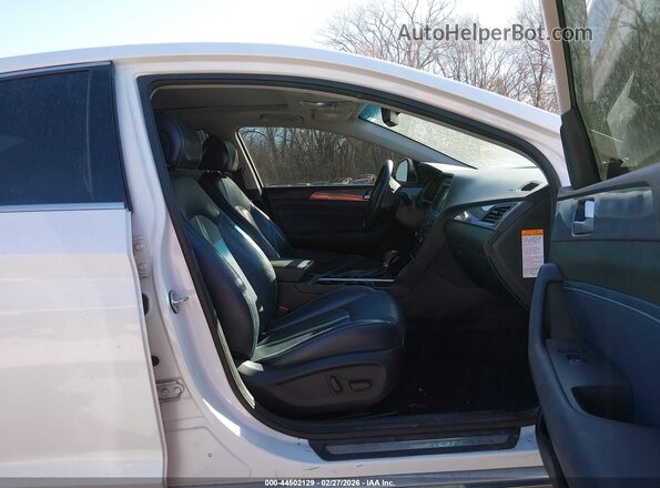 KMHE34L14GA009518 2016 HYUNDAI SONATA HYBRID Белый Вид салона спереди
