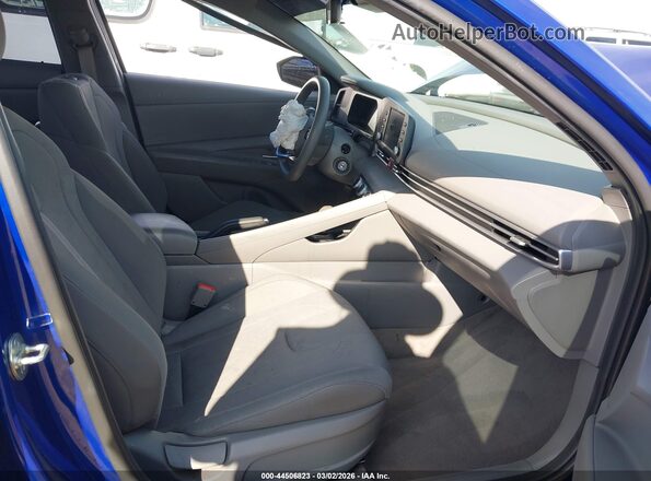 KMHLL4DG8RU708811 2024 HYUNDAI ELANTRA Blue Вид салону спереду