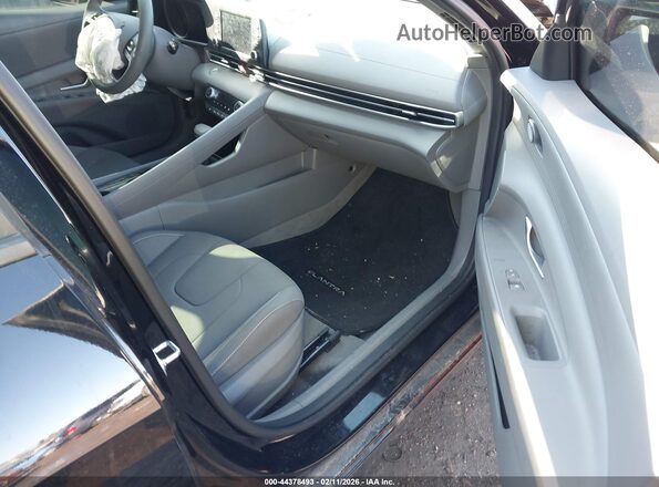 KMHLM4AJ2PU087883 2023 HYUNDAI ELANTRA HYBRID Black Widok wnętrza z przodu