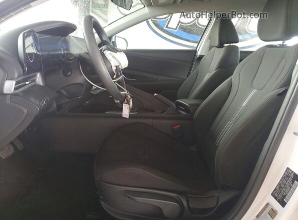 KMHLM4DG2RU731076 2024 HYUNDAI ELANTRA White Widok wnętrza z przodu