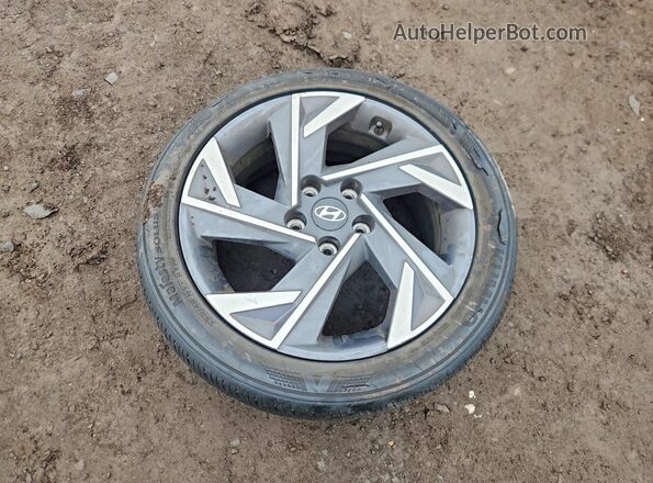KMHLS4DG1SU878310 2025 HYUNDAI ELANTRA Silver Widok komory silnika
