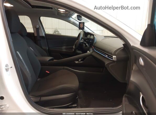 KMHLS4DG1SU933614 2025 HYUNDAI ELANTRA White Widok wnętrza z przodu