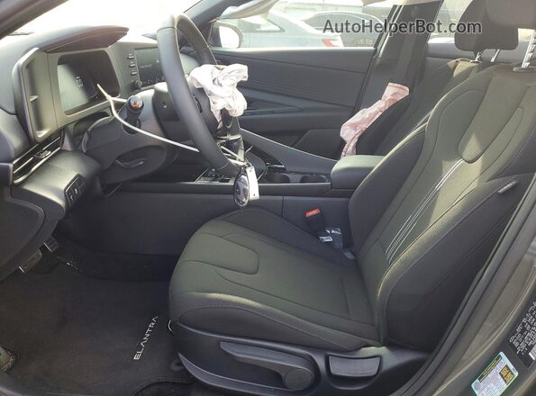 KMHLS4DG2TU104195 2026 HYUNDAI ELANTRA Серый Вид салона спереди