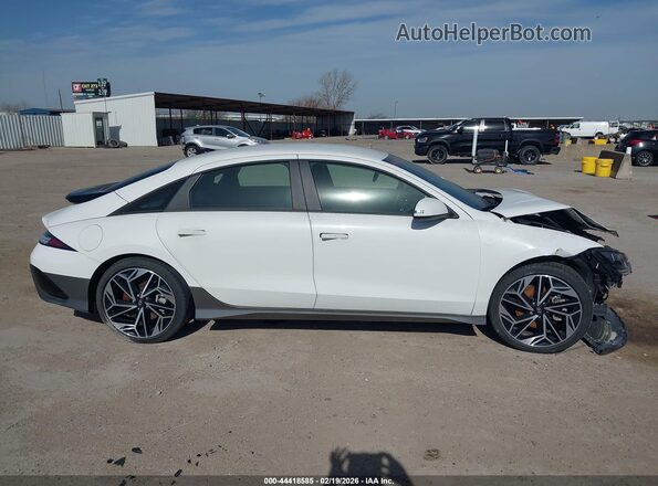 KMHM34AA5PA024656 2023 HYUNDAI IONIQ 6 White Vista interior trasera