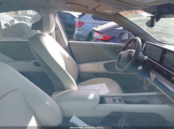 KMHM34AA8SA091759 2025 HYUNDAI IONIQ 6 Gray Widok wnętrza z przodu