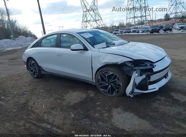 KMHM34AC3PA026083 2023 HYUNDAI IONIQ 6 Белый Передняя правая четверть