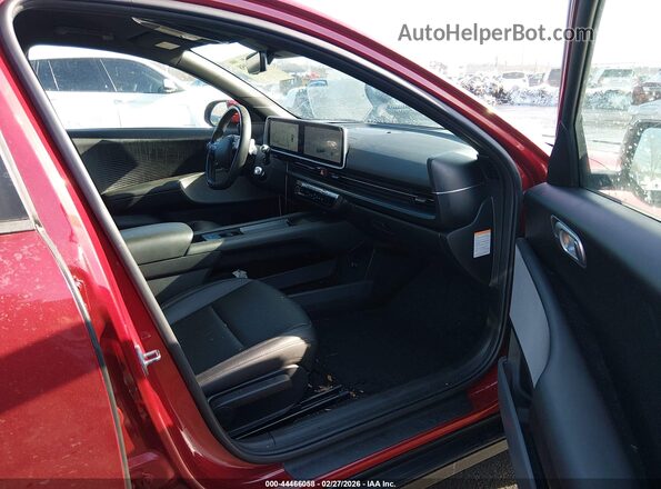 KMHM34AC6PA037563 2023 HYUNDAI IONIQ 6 Красный Вид салона спереди