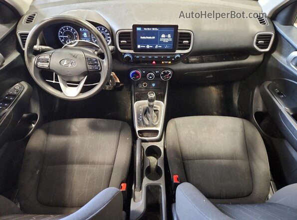KMHRB8A32MU070375 2021 HYUNDAI VENUE Red Вид панелі приладів