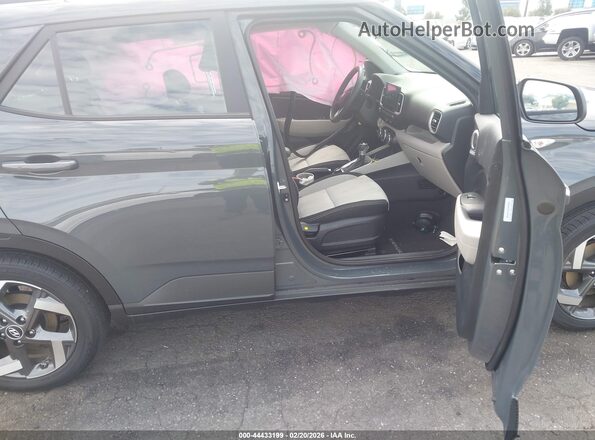 KMHRC8A34TU438406 2026 HYUNDAI VENUE Серый Вид салона спереди