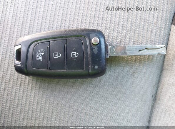 KMHRC8A37LU015738 2020 HYUNDAI VENUE Серебряный Вид панели приборов