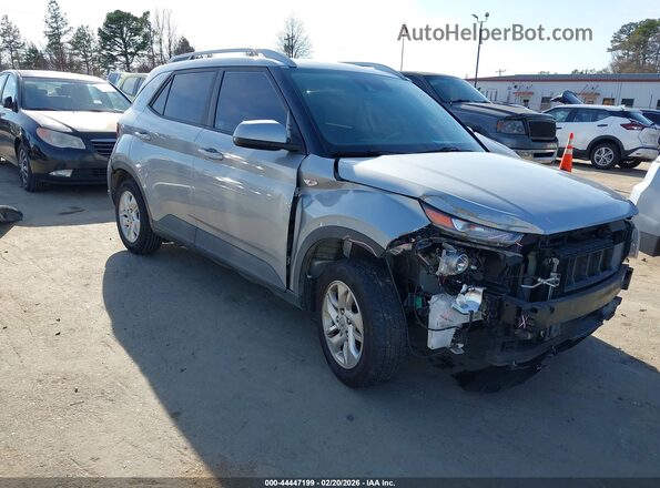 KMHRC8A37LU015738 2020 HYUNDAI VENUE Серебряный Передняя правая четверть