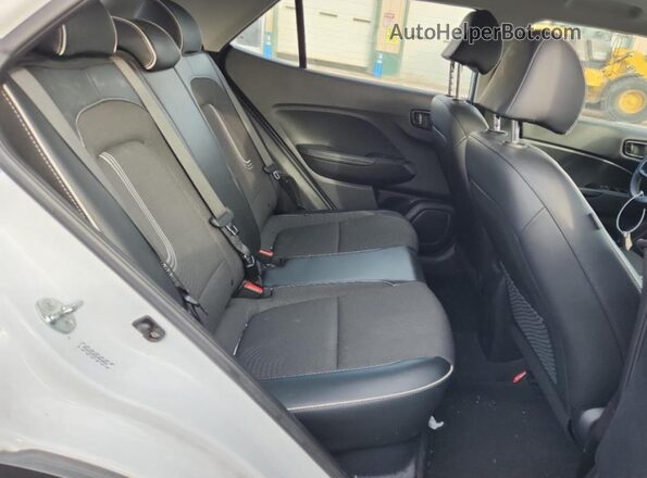 KMHRC8A3XPU223490 2023 HYUNDAI VENUE Белый Вид задних сидений