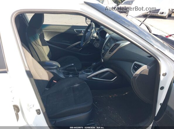 KMHTC6AD0GU262494 2016 HYUNDAI VELOSTER White Widok wnętrza z przodu