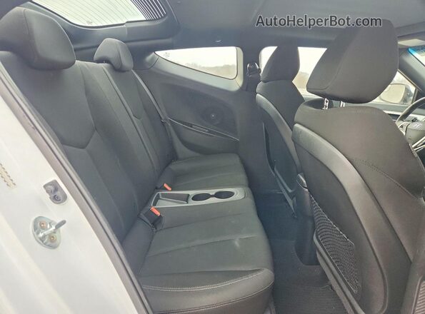 KMHTC6AD5HU317068 2017 HYUNDAI VELOSTER Белый Вид задних сидений