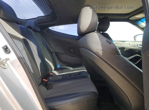 KMHTC6AD8GU272562 2016 HYUNDAI VELOSTER Серебряный Вид задних сидений