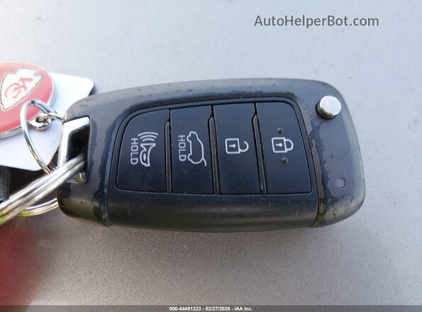 KMHTG6AF2KU018148 2019 HYUNDAI VELOSTER Red Вид панелі приладів