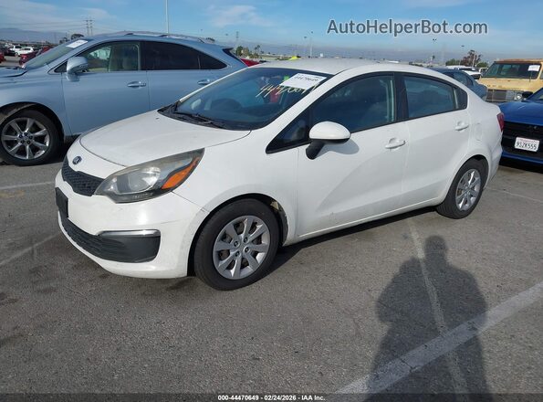 KNADM4A32G6654475 2016 KIA RIO Белый Передняя левая четверть