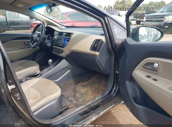 KNADM4A38G6541730 2016 KIA RIO Черный Вид салона спереди