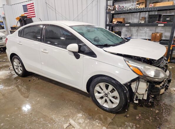 KNADM4A38H6071832 2017 KIA RIO Белый Передняя правая четверть