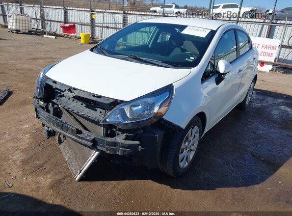 KNADM4A38H6106482 2017 KIA RIO Белый Передняя левая четверть
